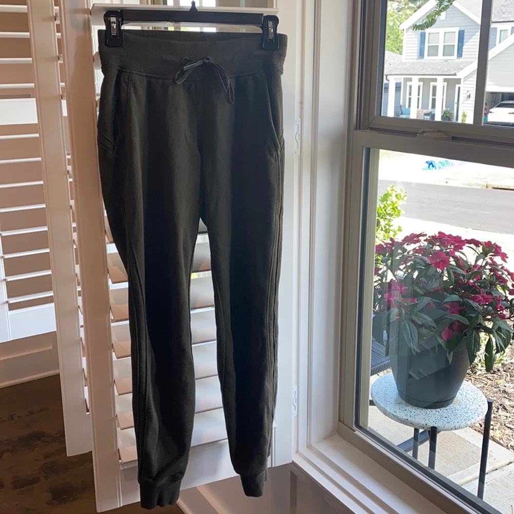 Lululemon army/olive green joggers